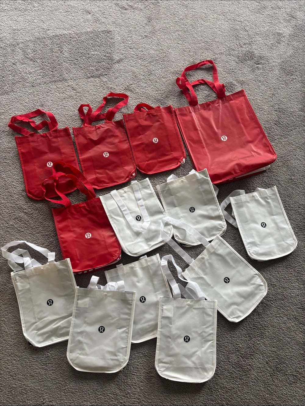NWT！lululemon athletica Red and White Reusable Tote Set